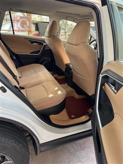 تۆیۆتا ڕاڤ 4